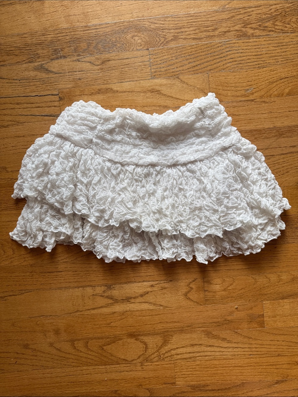 SHEIN White Crinkle Ruffle Tiered Mini Skirt size XS